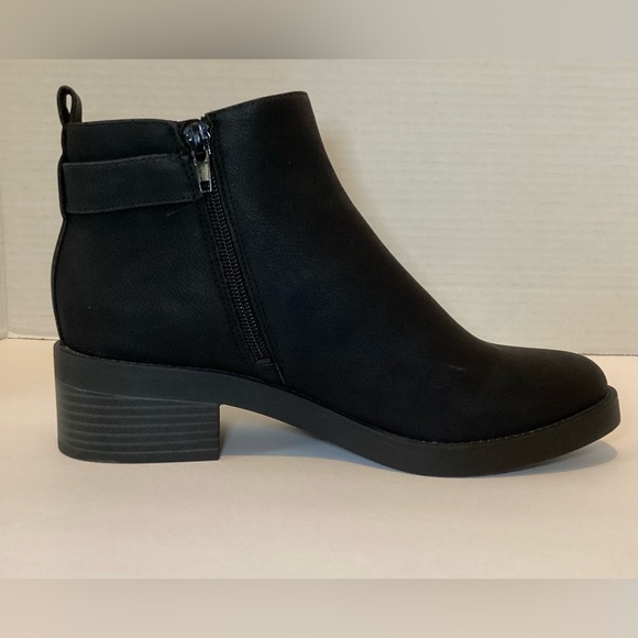 LifeStride Women’s Bonus Ankle Boot - Picture 2 of 10